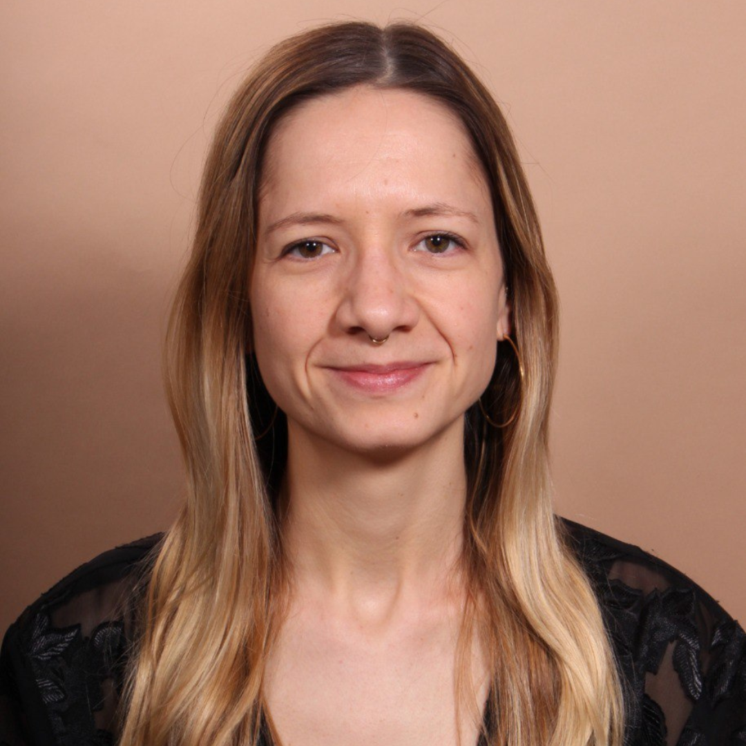 Linda Ann Davis – Geschäftsführung
